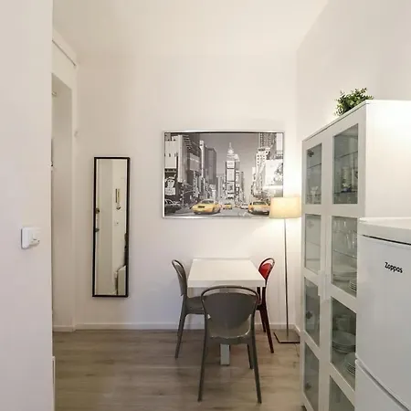 Minimal Hearth Of Apartamento Roma