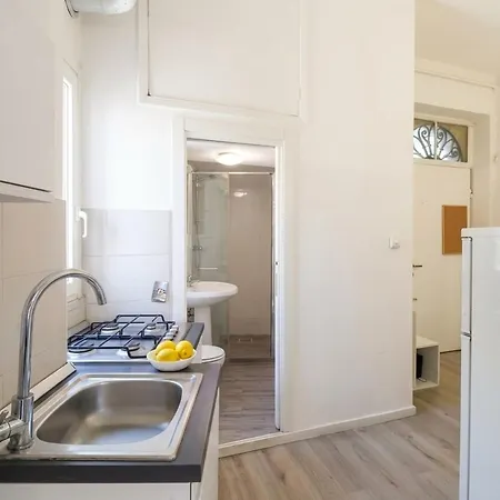 Minimal Hearth Of Appartement